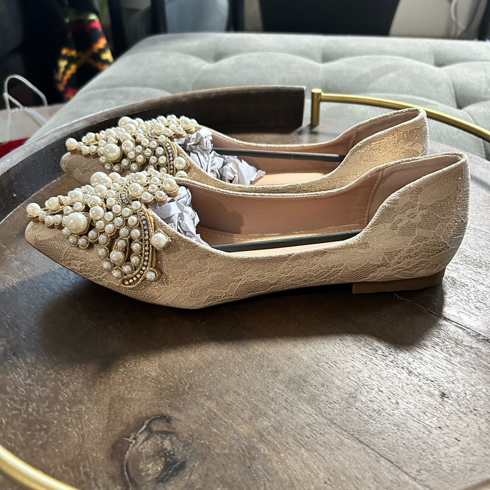 Cream and White Flats with Pearl Embellishments - Picture 2 of 4